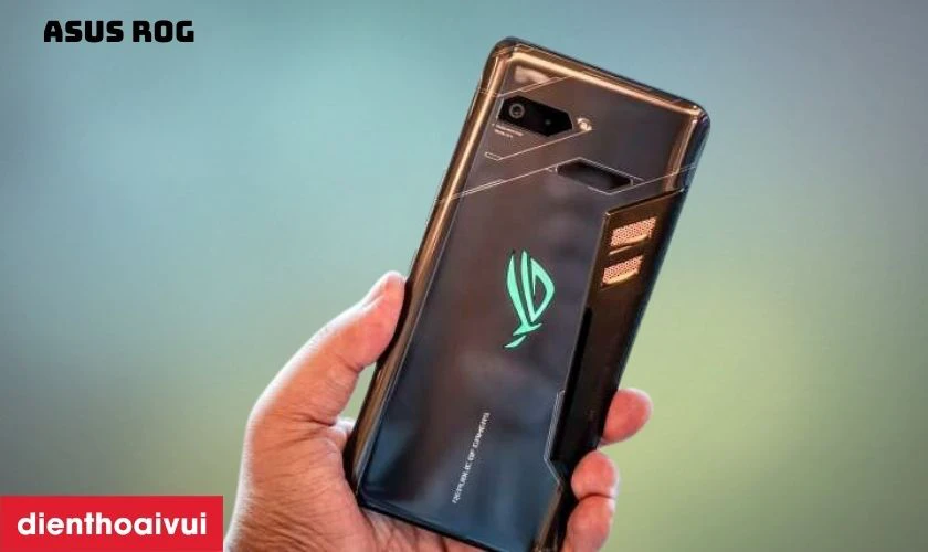Asus ROG đầu ti&ecirc;n
