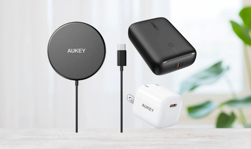 Aukey c&oacute; nhiều loại sản phẩm đa dạng như pin sạc dự ph&ograve;ng, d&acirc;y c&aacute;p sạc