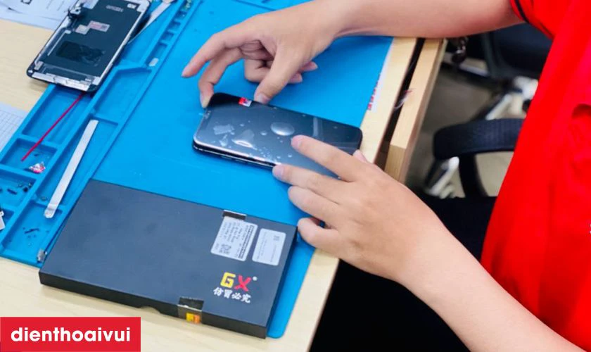 M&agrave;n h&igrave;nh iPhone 12 ch&iacute;nh h&atilde;ng GX