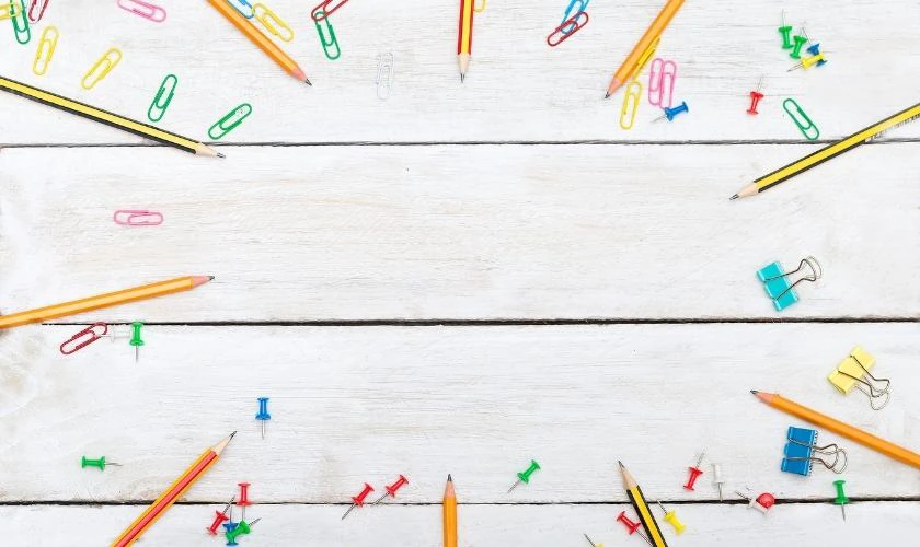 Back To School background đồ dùng học tập 2026