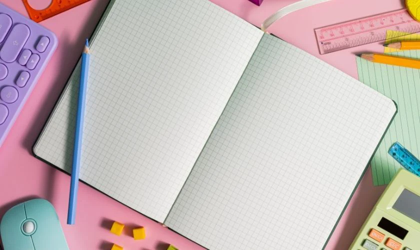 Phông nền Back To School đồ dùng học tập