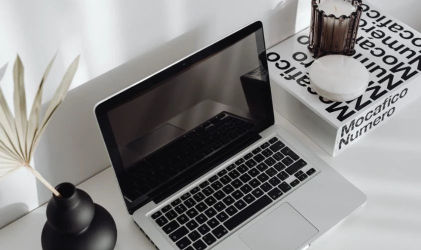 Back to School mua g&igrave;? Laptop mới
