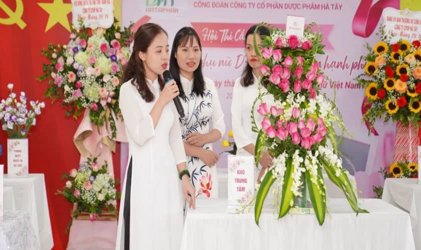 Bài thuyết trình cắm hoa hồng 20/10