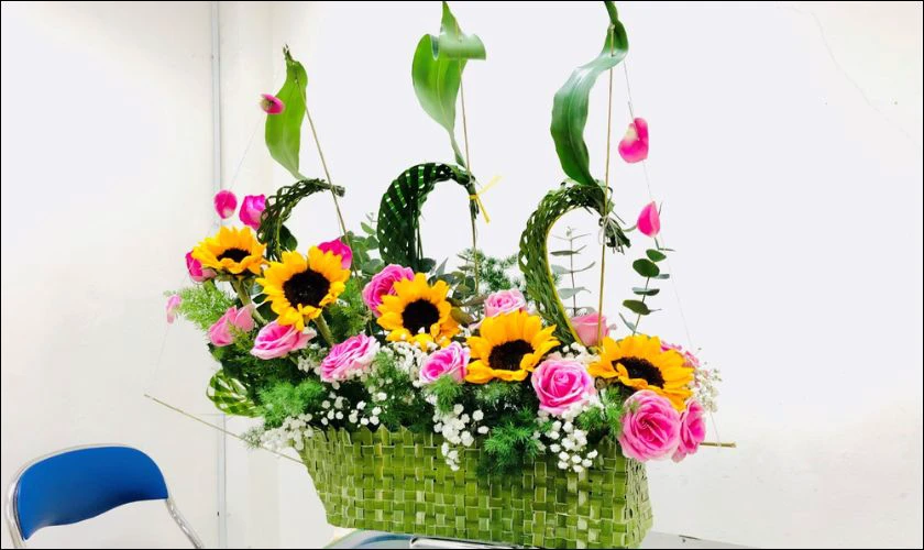 Bài thuyết trình về cắm hoa hướng dương 8/3: Thuyền Hoa