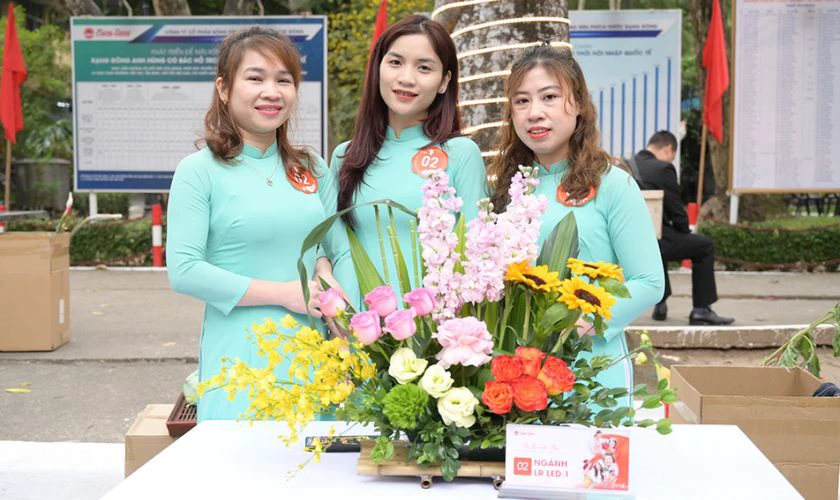Mẹo đọc bài thuyết trình về cắm hoa hướng dương 8/3 đoạt giải cao