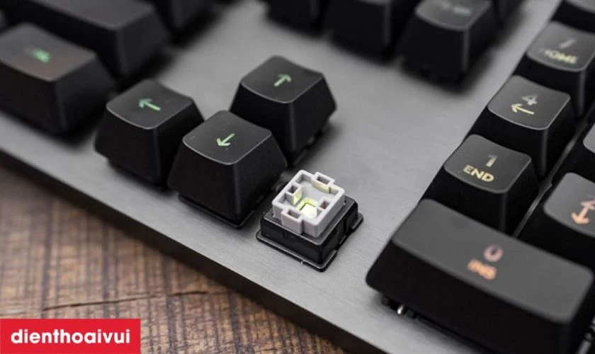 Kiểm tra ngoại quan của b&agrave;n ph&iacute;m cũ
