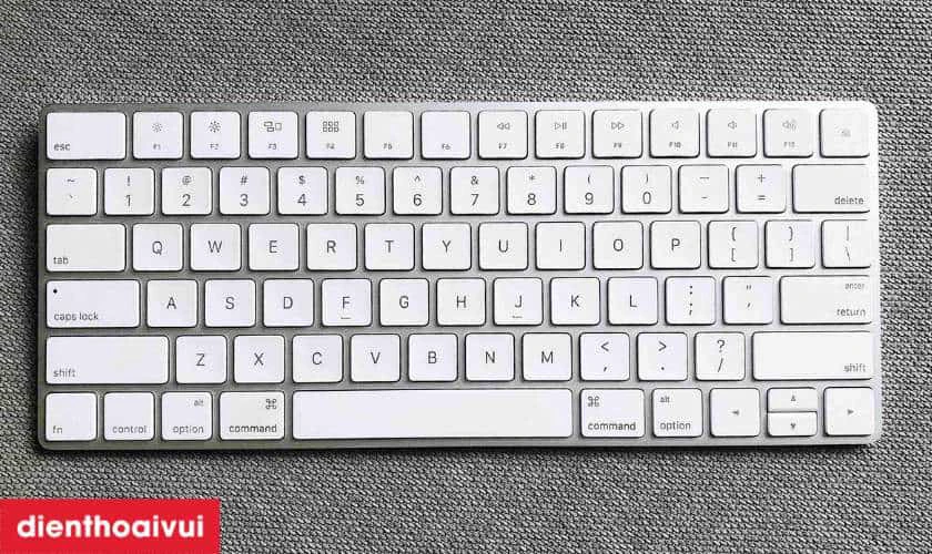 B&agrave;n ph&iacute;m Apple