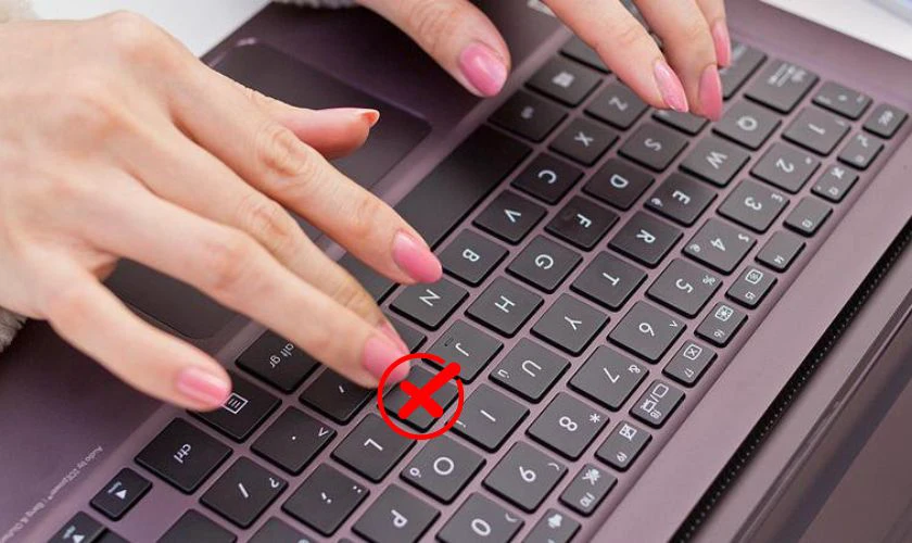 B&agrave;n ph&iacute;m MacBook bị loạn chữ c&oacute; dấu hiệu như thế n&agrave;o?
