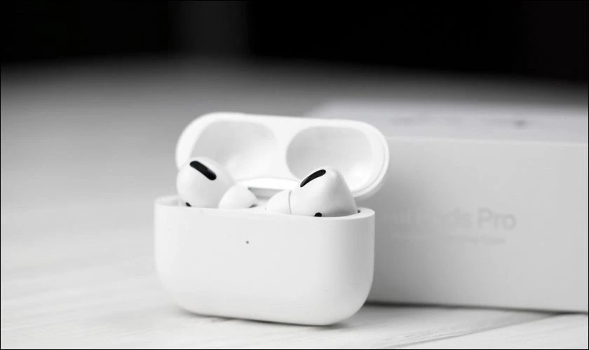 Apple AirPods Pro 2 2022 l&agrave; mẫu tai nghe Black Friday deals HOT nhất