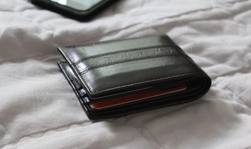 Không nên thay ví tiền