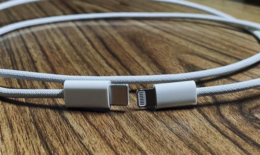 Ti&ecirc;u ch&iacute; để chọn ra c&aacute;c h&atilde;ng d&acirc;y sạc iPhone tốt