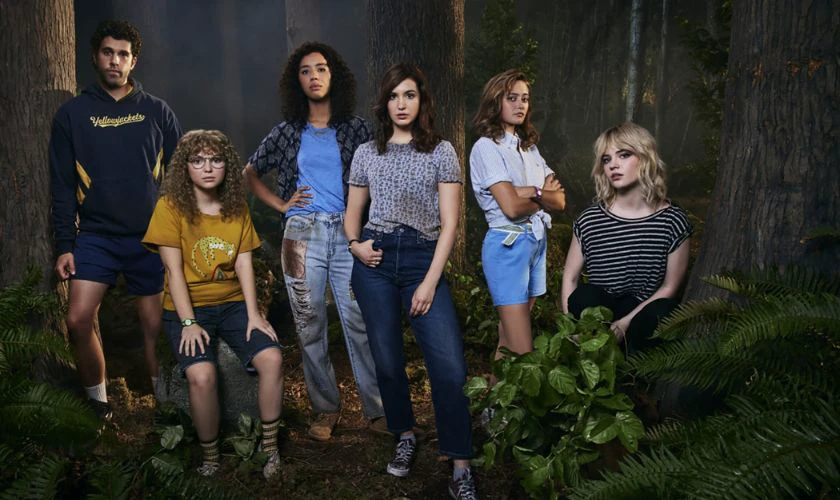 Yellowjackets (2021) - Phim hay c&oacute; Ella Purnell đ&oacute;ng