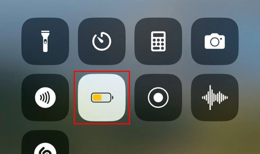 C&aacute;ch bật chế độ tiết kiệm pin tr&ecirc;n iPhone từ trung t&acirc;m điều khiển