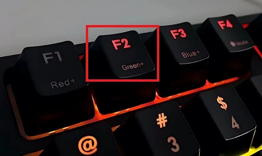 Khởi động lại máy tính và nhấn giữ phím F2 hoặc DEL để truy cập BIOS Setup Utility