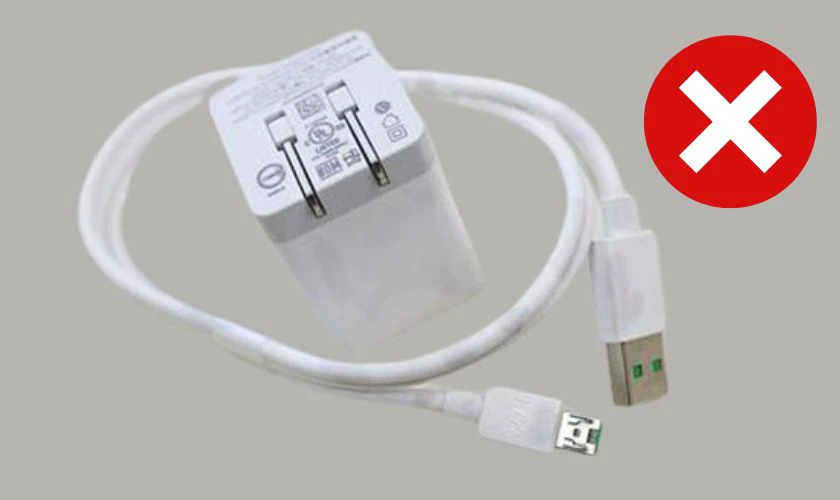 Kh&ocirc;ng sử dụng sạc k&eacute;m chất lượng