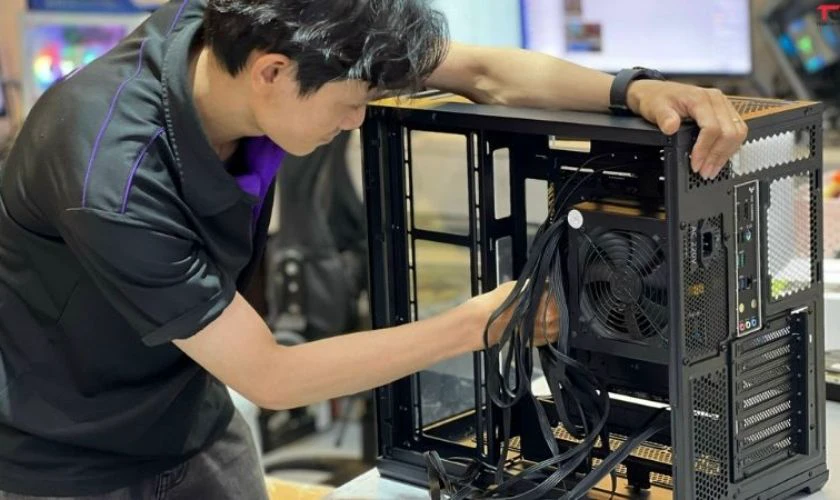 Cách build PC hoàn chỉnh: Thiết lập sau khi lắp ráp