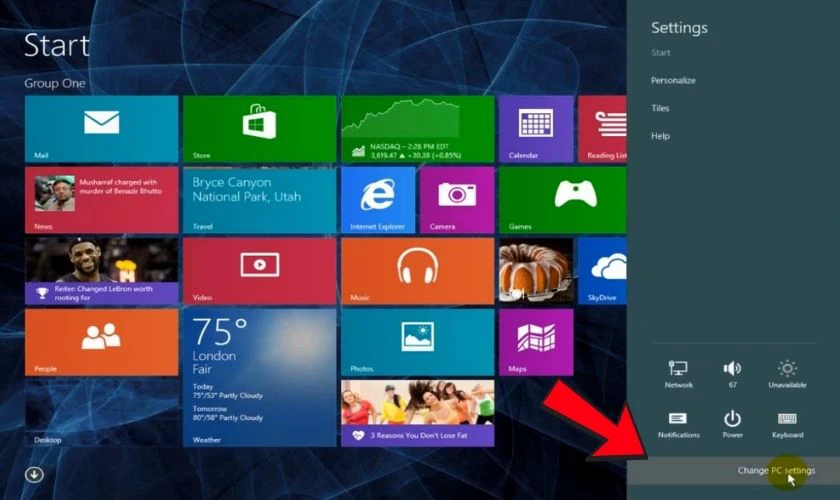 Tại Settings, bạn chọn Change PC Settings