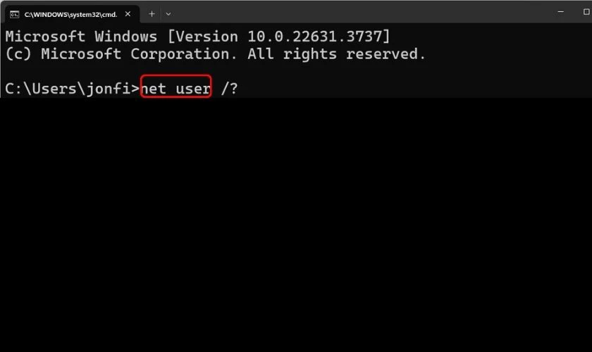 Gõ lệnh net user rồi nhấn Enter