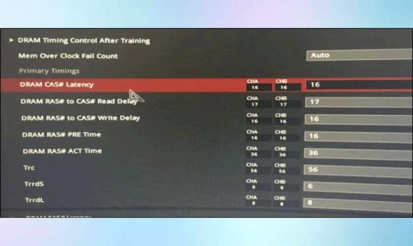 Trong BIOS, t&igrave;m đến phần c&agrave;i đặt bộ nhớ v&agrave; k&iacute;ch hoạt XMP