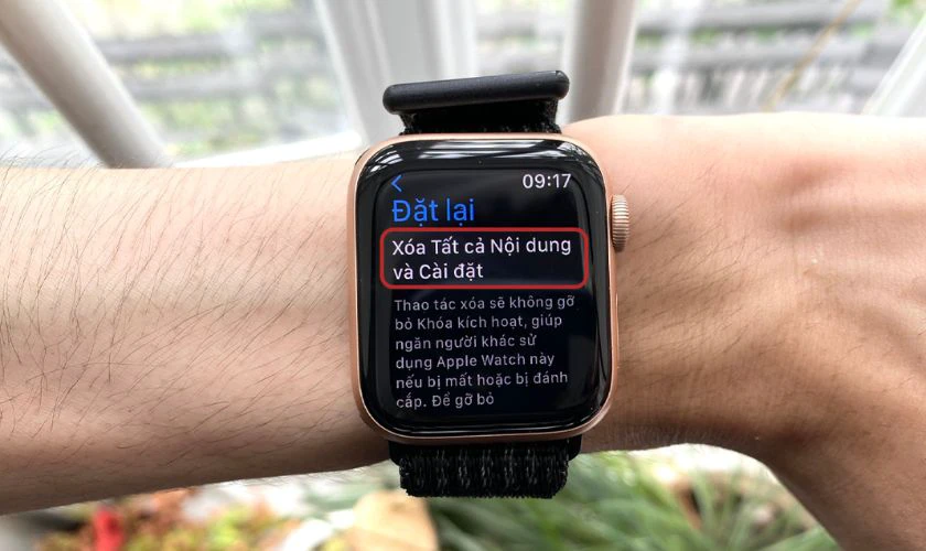Cuối cùng bạn chọn Xóa Tất cả Nội dung và Cài đặt