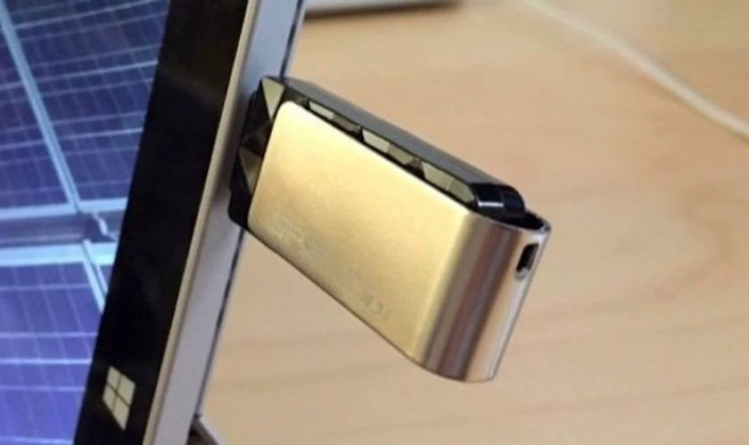 C&aacute;ch kết nối b&agrave;n ph&iacute;m Surface qua cổng USB