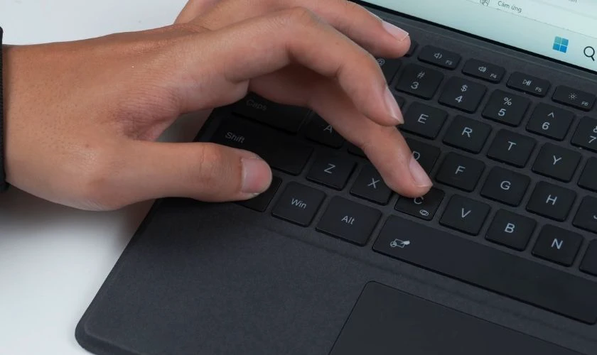 C&aacute;ch kết nối b&agrave;n ph&iacute;m bluetooth với Surface