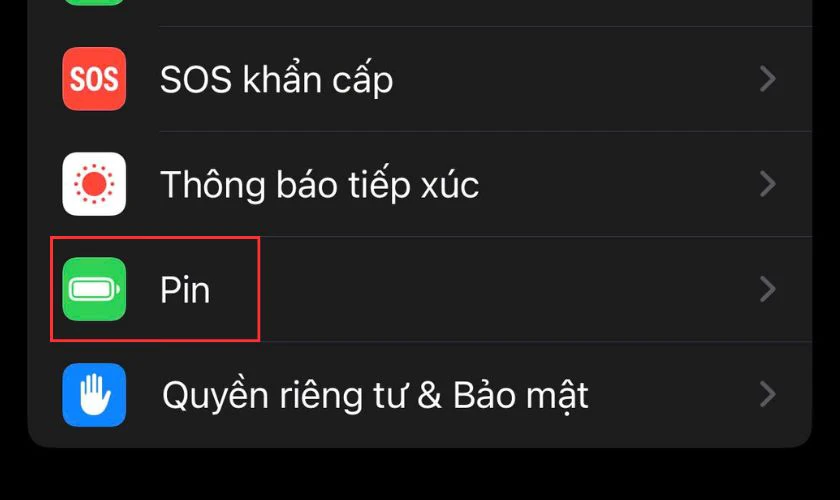 Vào Cài đặt iPhone, chọn mục Pin