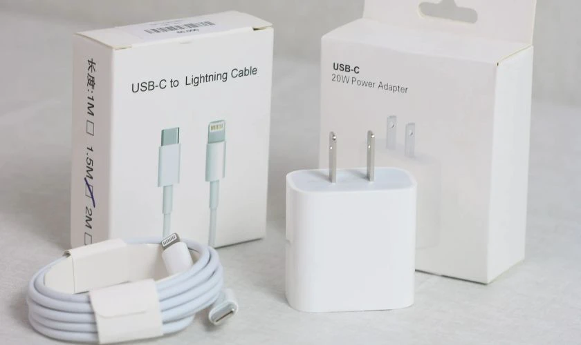 C&oacute; c&aacute;ch kiểm tra củ sạc iPhone 20W ch&iacute;nh h&atilde;ng n&agrave;o kh&aacute;c kh&ocirc;ng?
