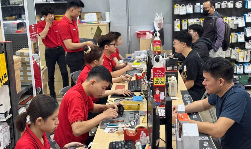 Địa chỉ kiểm tra, thay pin OPPO uy t&iacute;n, ch&iacute;nh h&atilde;ng, lấy liền
