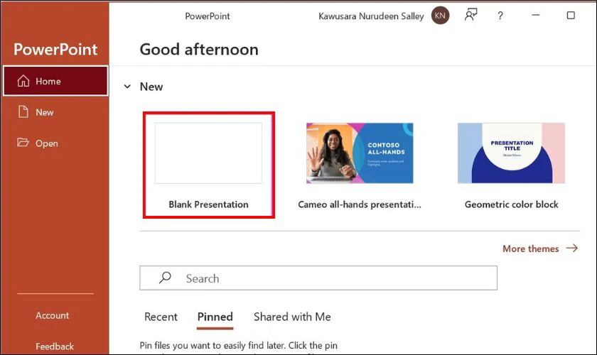 Mở phần mềm PowerPoint trên máy tính và chọn Blank Presentation
