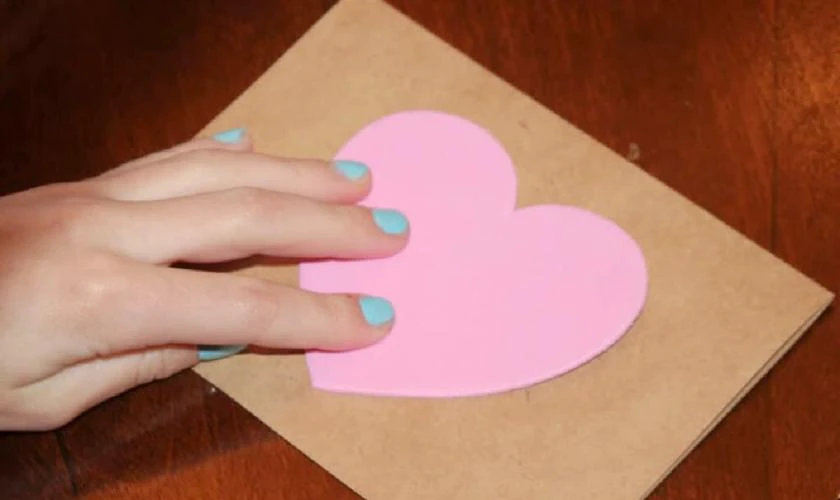 Cách làm thiệp Valentine handmade pixel với chỉ thêu