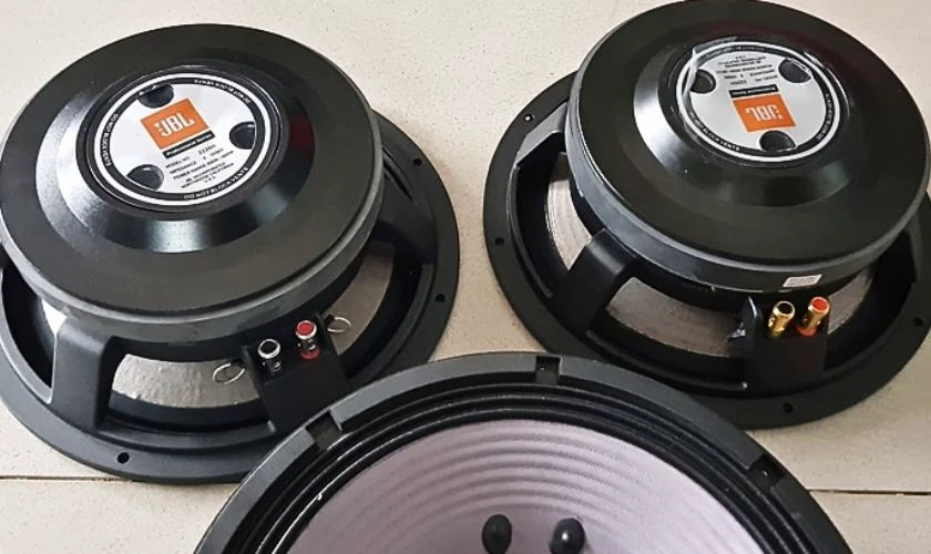 C&aacute;ch ph&acirc;n biệt loa Bluetooth JBL thật giả qua cấu tạo b&ecirc;n trong