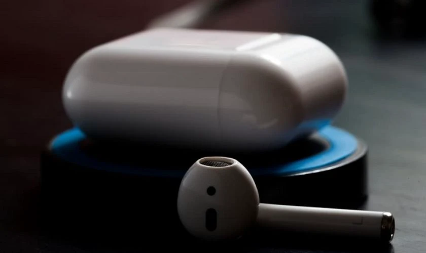 T&aacute;c hại khi sạc pin AirPod kh&ocirc;ng đ&uacute;ng c&aacute;ch