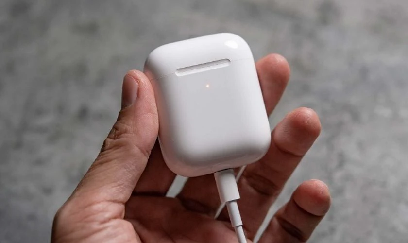 Sạc AirPod trong bao l&acirc;u?