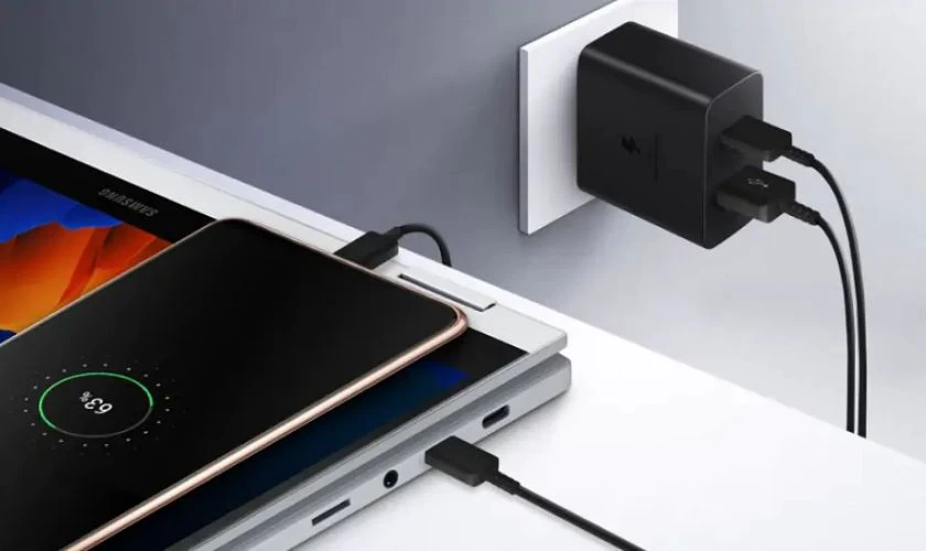 Sạc điện thoại Samsung trực tiếp từ ổ điện