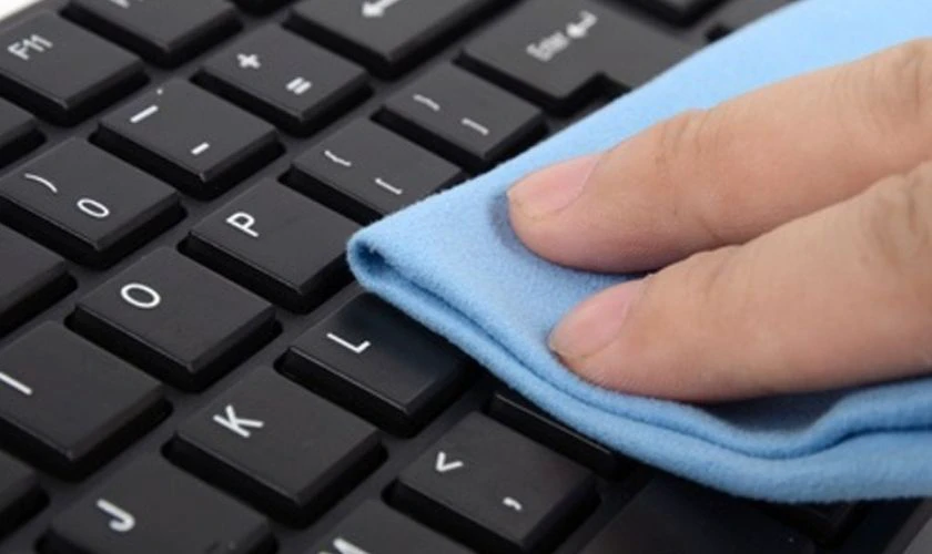 C&aacute;ch sử dụng v&agrave; bảo quản b&agrave;n ph&iacute;m laptop Dell bền, an to&agrave;n
