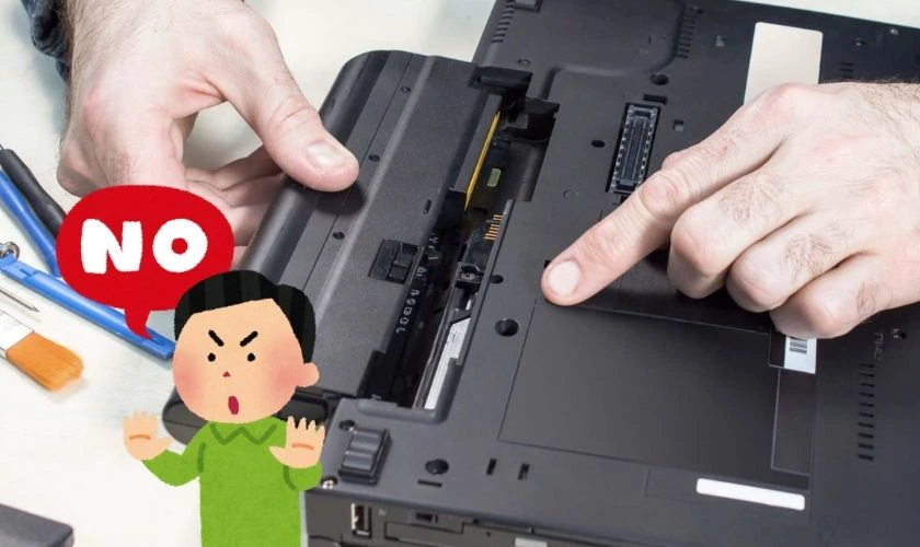 Kh&ocirc;ng n&ecirc;n tự &yacute; th&aacute;o gỡ kiểm tra laptop