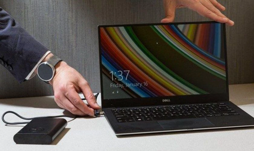 C&aacute;ch sạc pin laptop đ&uacute;ng c&aacute;ch