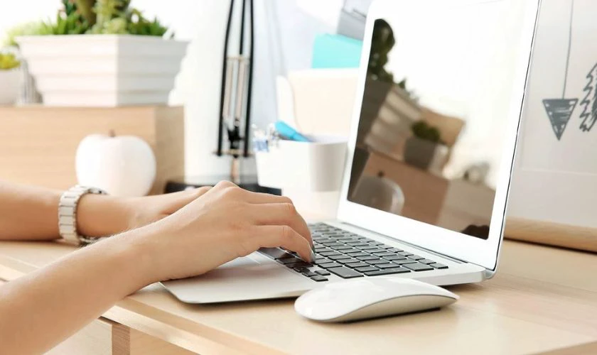 C&aacute;ch sử dụng Magic Mouse: K&eacute;o d&agrave;i tuổi thọ pin