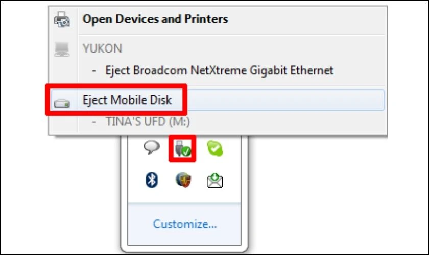 R&uacute;t ổ USB đ&uacute;ng c&aacute;ch