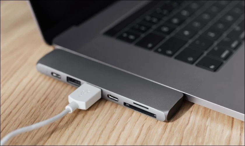C&aacute;ch tải ảnh từ USB v&agrave;o m&aacute;y t&iacute;nh MacOS