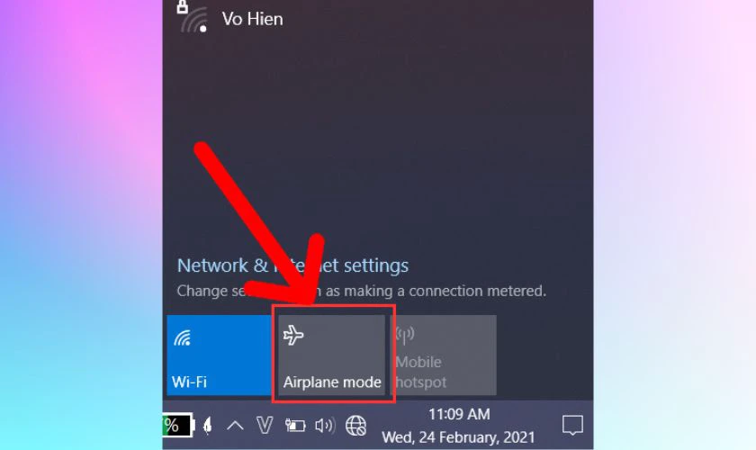 C&aacute;ch tắt chế độ m&aacute;y bay tr&ecirc;n laptop bằng thanh c&ocirc;ng cụ Taskbar