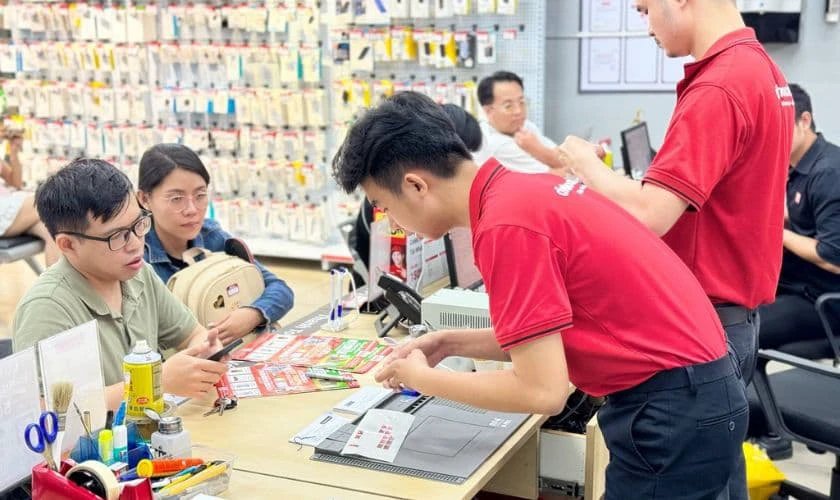 Kiểm tra ổ cứng laptop cũ tại Điện Thoại Vui