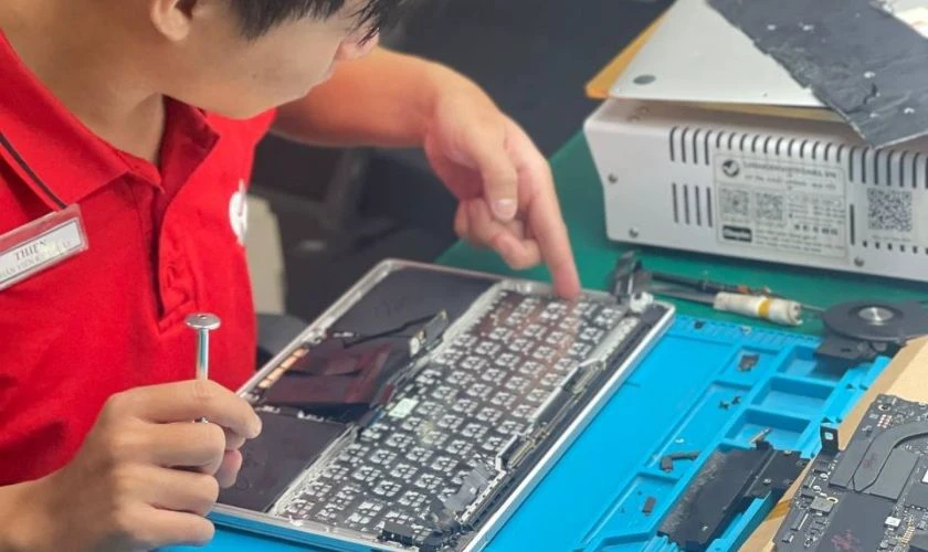 C&aacute;ch thay b&agrave;n ph&iacute;m laptop giữa c&aacute;c d&ograve;ng c&oacute; kh&aacute;c nhau kh&ocirc;ng?