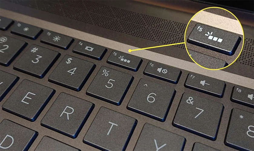 Cách kiểm tra hỗ trợ đèn LED trên bàn phím laptop