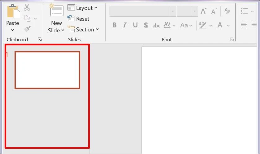 Sử dụng thanh công cụ để chèn thêm trang trong PowerPoint