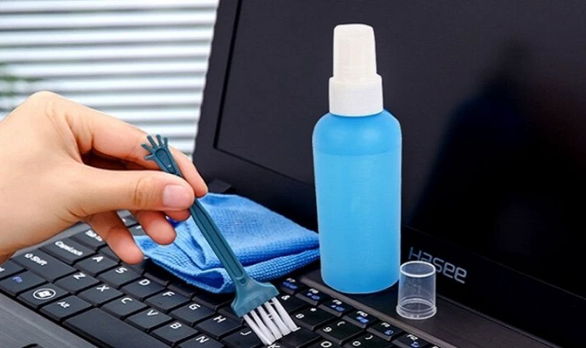 C&aacute;ch vệ sinh laptop tại nh&agrave; cần chuẩn bị g&igrave;