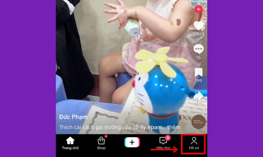 Mở ứng dụng TikTok trên điện thoại của mình