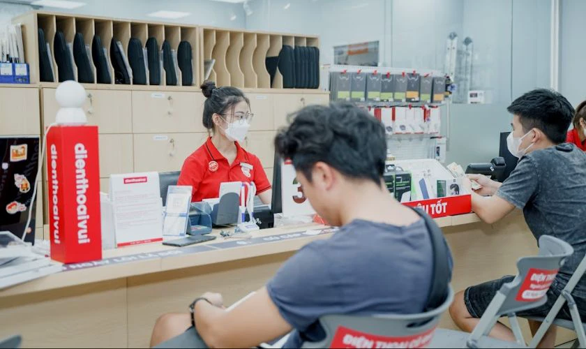 Mang m&aacute;y đến Điện Thoại Vui để được kỹ thuật vi&ecirc;n hỗ trợ khi ổ cứng gặp sự cố