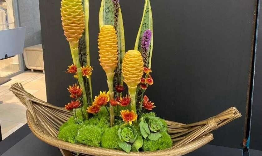 Cắm hoa trên thuyền phổ biến, đẹp nhất